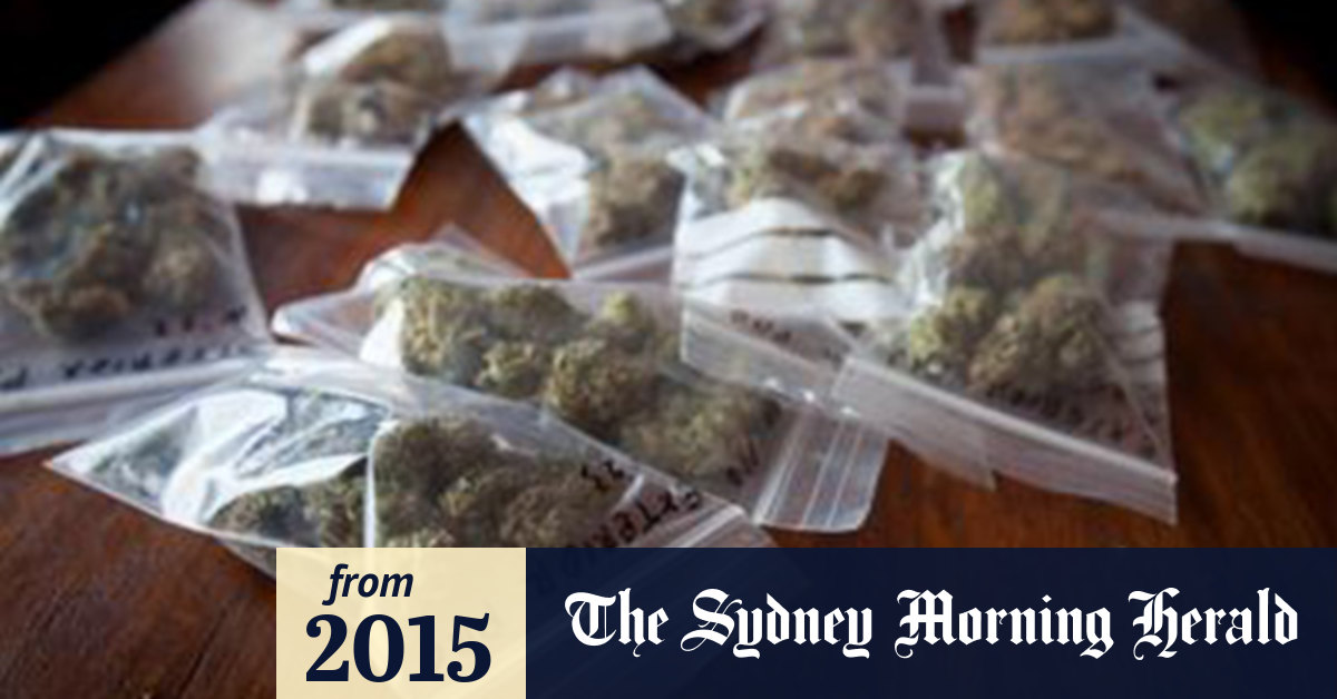 Video How easy is it to buy drugs online?